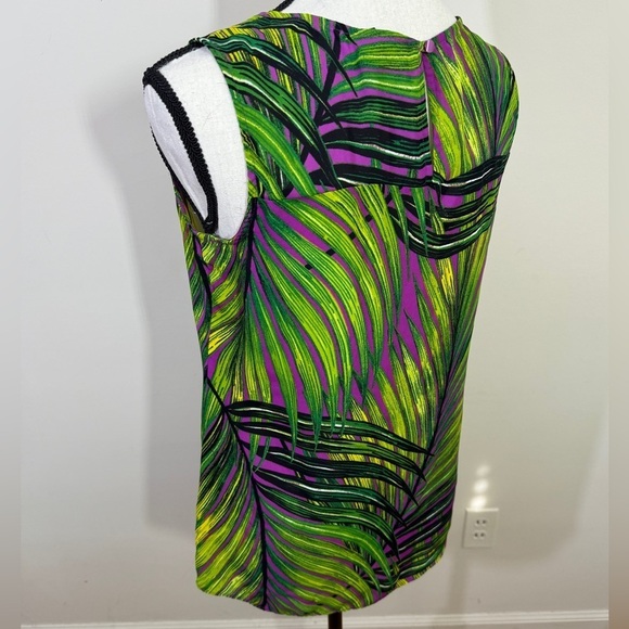 Tropical Leaf Print Top. - Picture 6 of 9